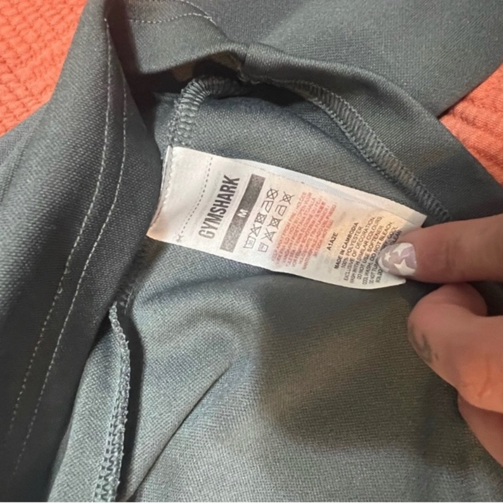 Gymshark quarter zip size M